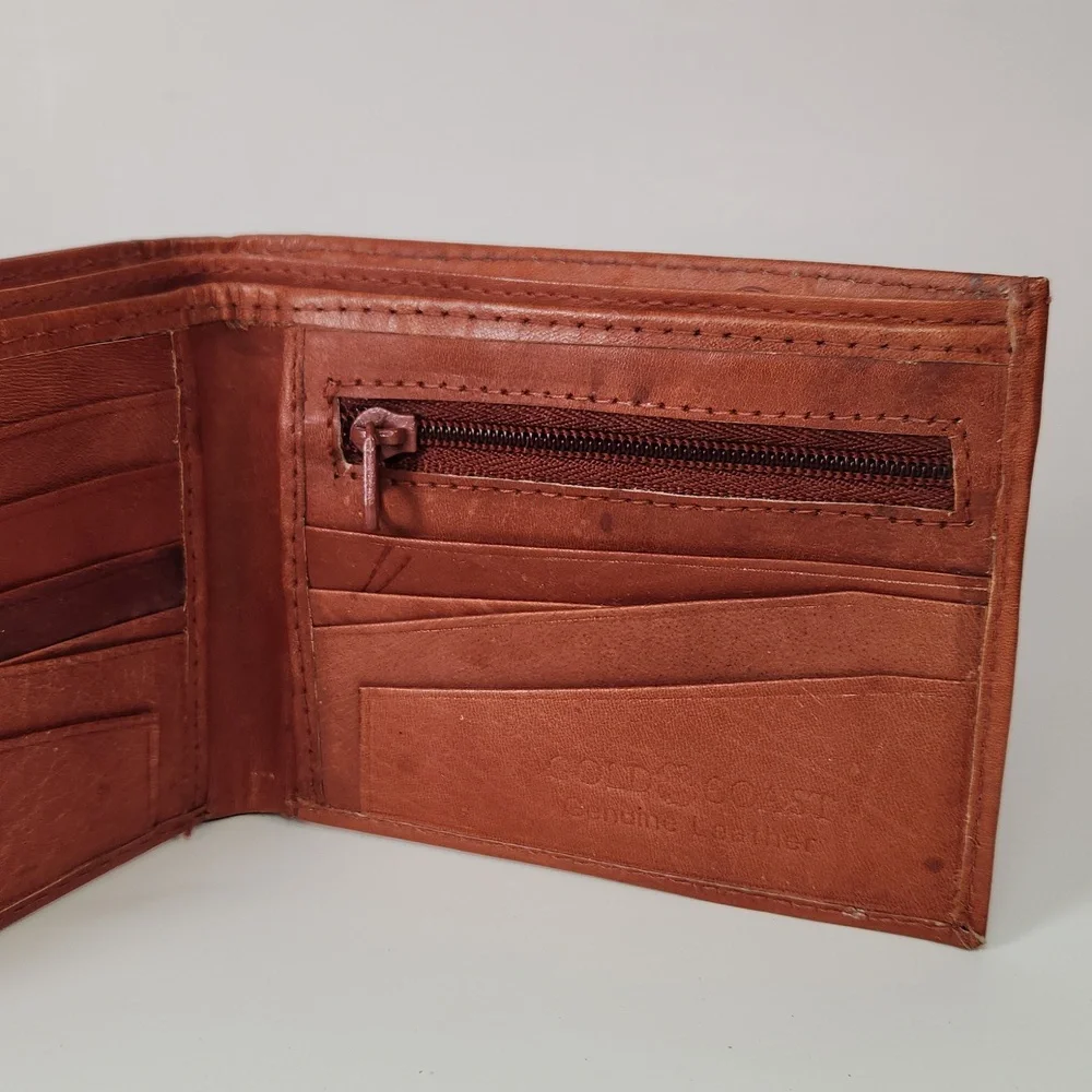 Gold Coast Leathet Billfold With Zipper Compartments EUC